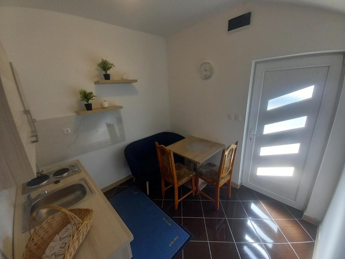 Studio Apartman Sutic Kastel Novi ภายนอก รูปภาพ