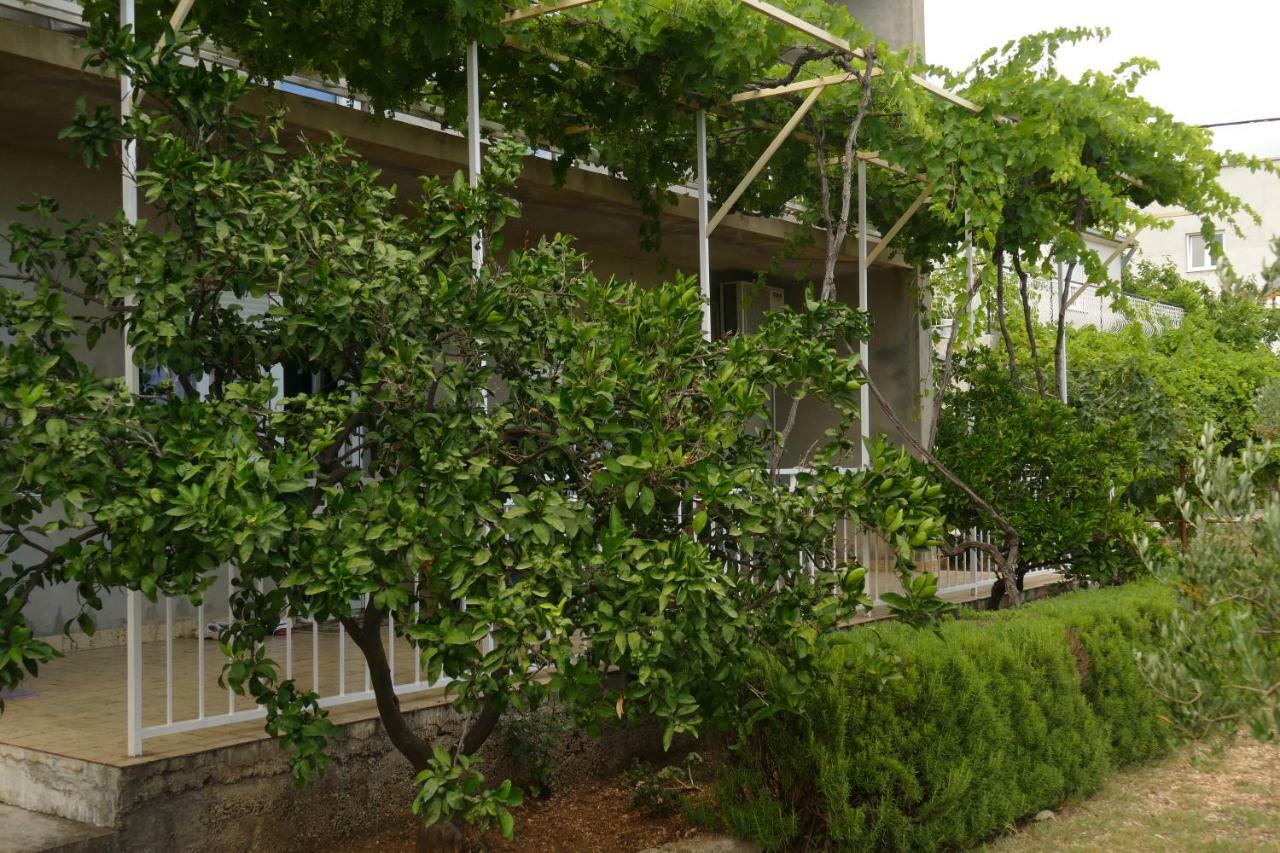 Studio Apartman Sutic Kastel Novi ภายนอก รูปภาพ